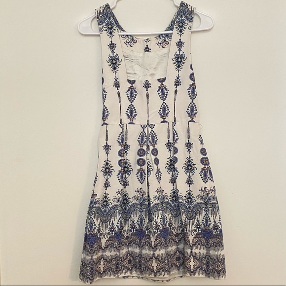 Forever New White & Indigo Print Dress - Picture 4 of 4